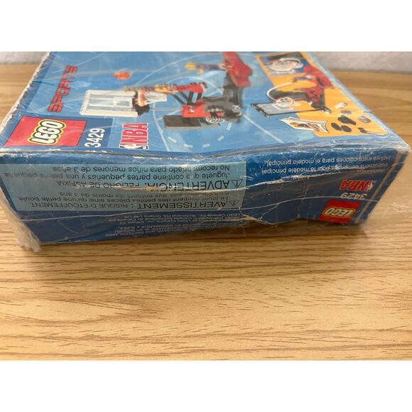 LEGO Sports: Ultimate Defense (3429) Retired - Picture 5 of 12